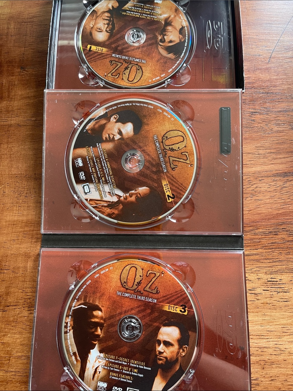 OZ Seasons 1-3 DVD Box Set - Picture 10 of 10